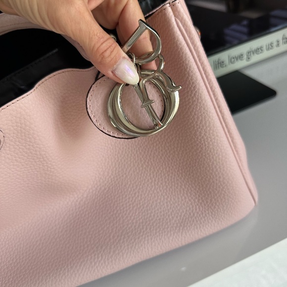 Not authentic - Picture 2 of 8